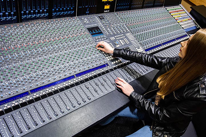 SSL Duality Delta SE Console